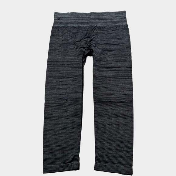 Fabletics seamless cropped 21” reversible Leggings, sz XS - Picture 1 of 4